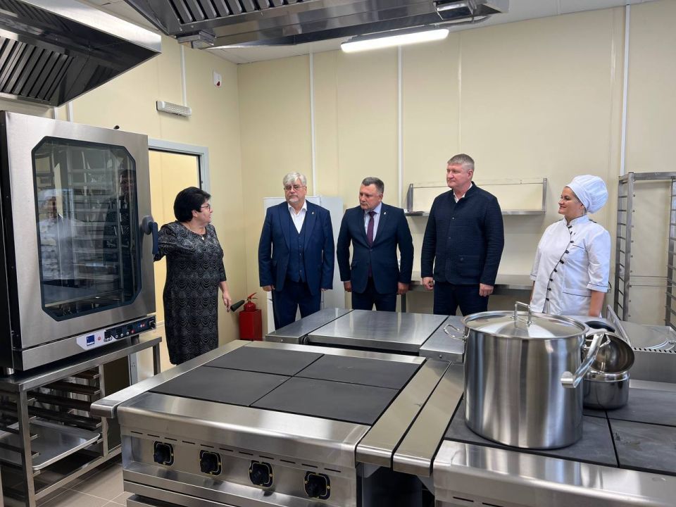 � ������� ����� � 3 ���������� ������������� �������� ������������ ���������� ���������, ������������� �� 100 ���������� ����