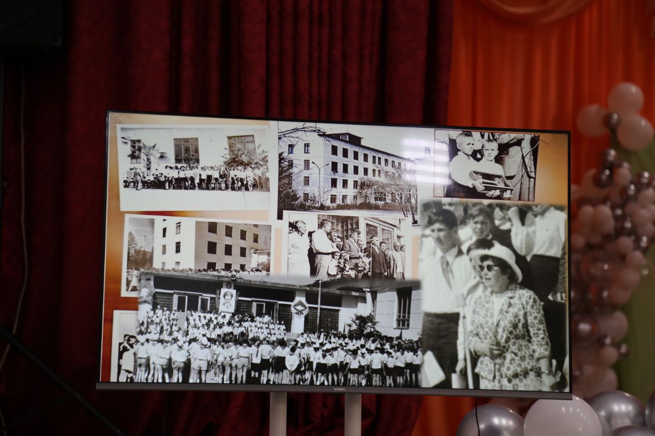 Галина Огнёва: Первой общеобразовательной школе города Алушты 60 лет! Галина Огнёва: Первой общеобразовательной школе города Алушты 60 лет!