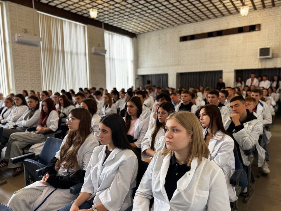 Сотрудниками МВД по Республике Крым продолжается работа по профилактике экстремизма в студенческой среде Сотрудниками МВД по Республике Крым продолжается работа по профилактике экстремизма в студенческой среде