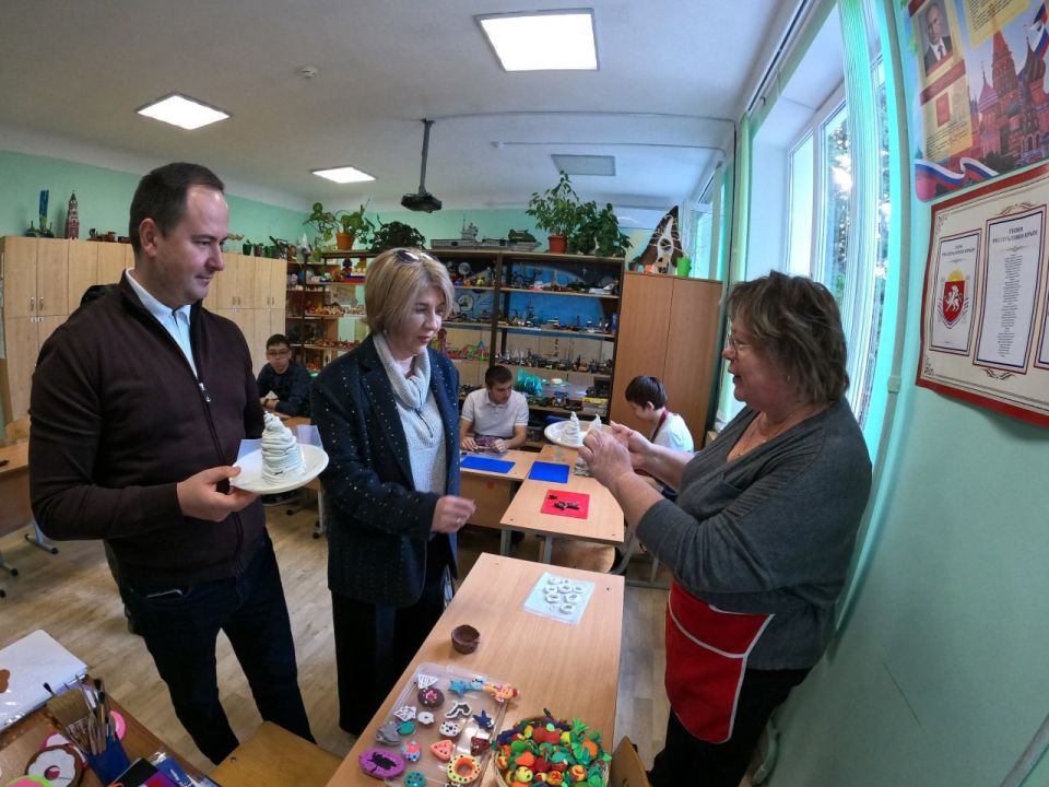 Янина Павленко: Большой мониторинг ремонта в образовательных организациях Большой Ялты продолжаем Янина Павленко: Большой мониторинг ремонта в образовательных организациях Большой Ялты продолжаем