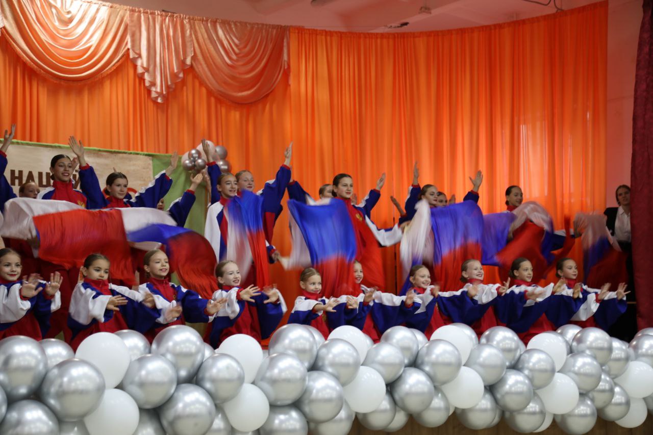 Галина Огнёва: Первой общеобразовательной школе города Алушты 60 лет! Галина Огнёва: Первой общеобразовательной школе города Алушты 60 лет!