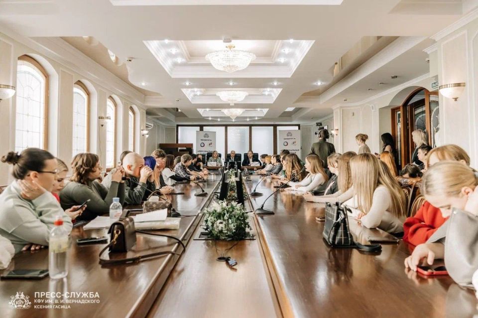 Альберт Куршутов: Сегодня состоялся большой диалог со студентами о будущем Альберт Куршутов: Сегодня состоялся большой диалог со студентами о будущем