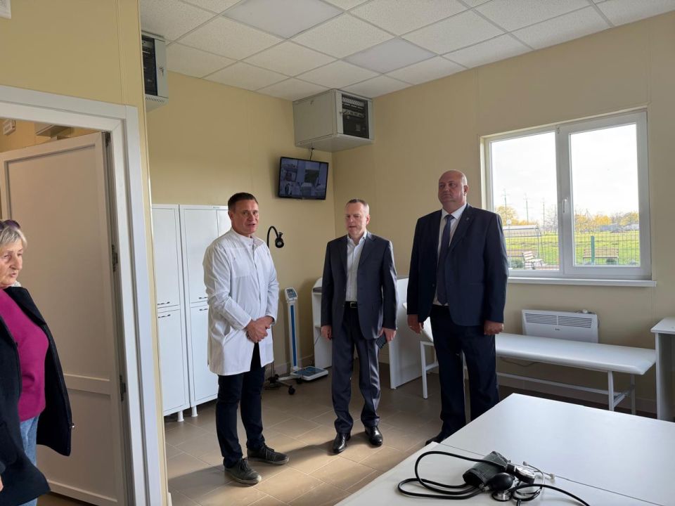 В четырёх сёлах Нижнегорского района открыли модульные объекты здравоохранения В четырёх сёлах Нижнегорского района открыли модульные объекты здравоохранения