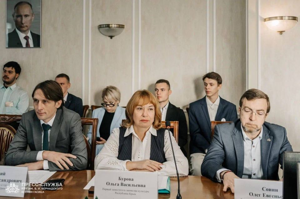 Альберт Куршутов: Сегодня состоялся большой диалог со студентами о будущем Альберт Куршутов: Сегодня состоялся большой диалог со студентами о будущем