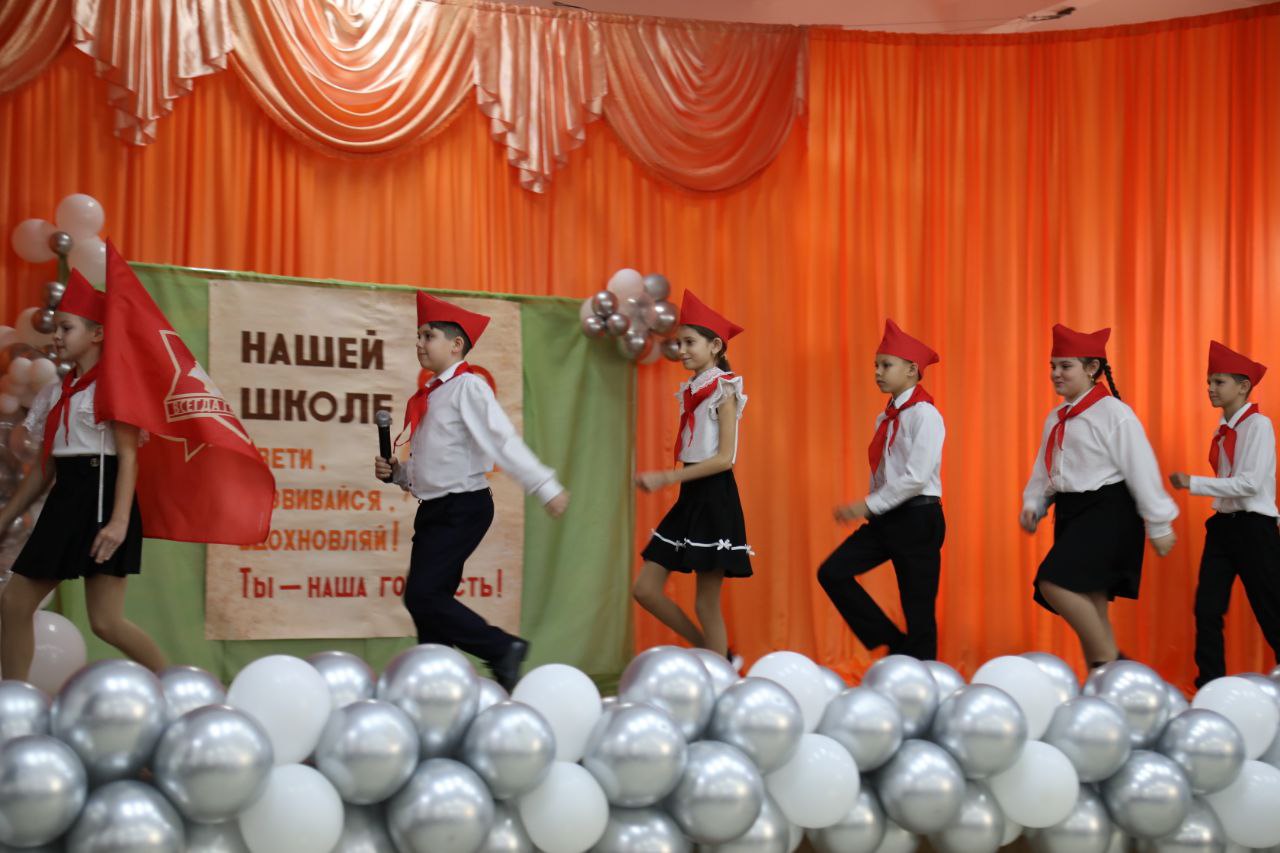 Галина Огнёва: Первой общеобразовательной школе города Алушты 60 лет! Галина Огнёва: Первой общеобразовательной школе города Алушты 60 лет!