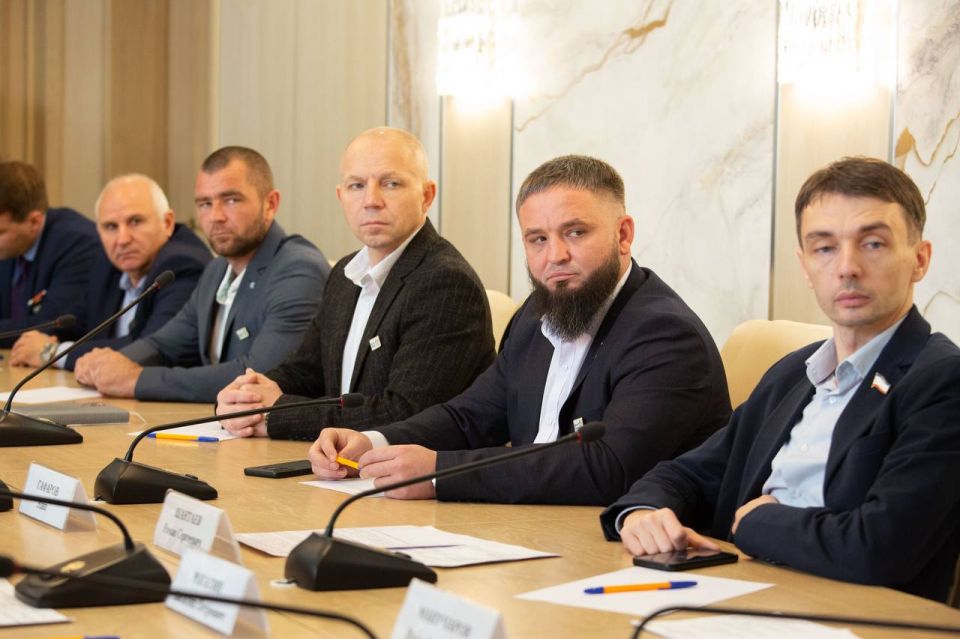 Иван Манучаров: Дорогие друзья!. Сегодня в рамках регионального проекта «Герои Крыма» у нас состоялась важная встреча с участниками программы Иван Манучаров: Дорогие друзья!. Сегодня в рамках регионального проекта «Герои Крыма» у нас состоялась важная встреча с участниками программы