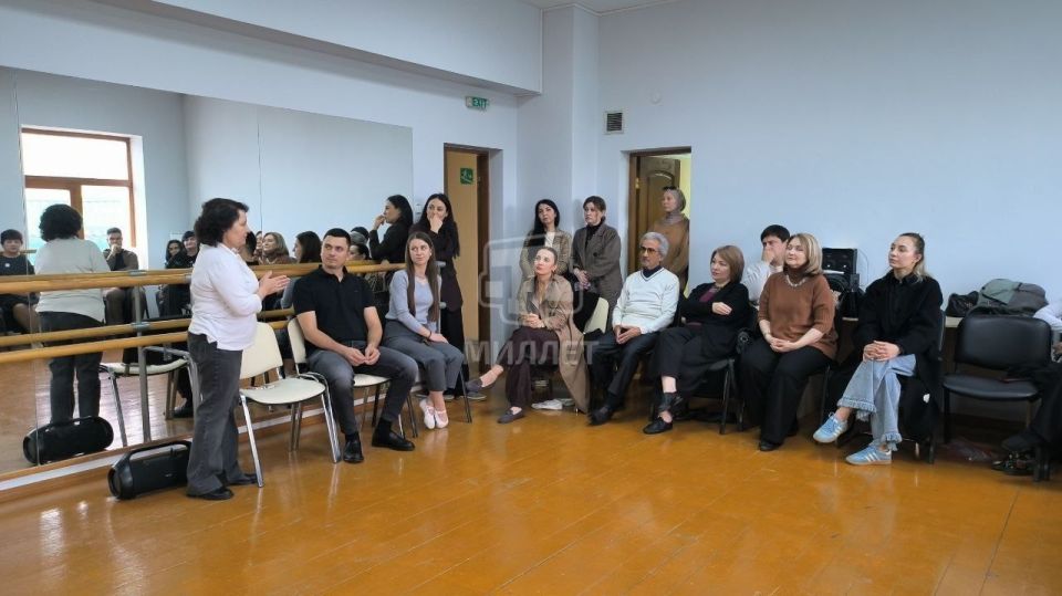 В Алуште прошёл второй день семинара-практикума «Сохранение и развитие национальной культуры: традиции и инновации» В Алуште прошёл второй день семинара-практикума «Сохранение и развитие национальной культуры: традиции и инновации»