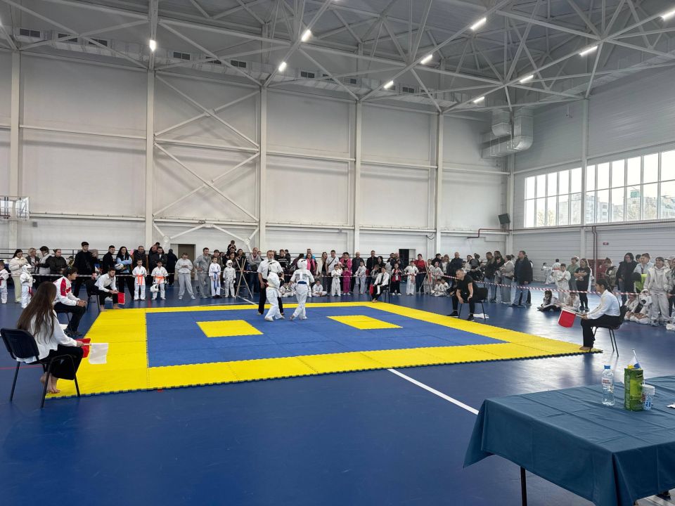 Кирилл Чебышев: Сегодня вместе с Первым заместителем министра спорта Республики Крым Сергеем Александровичем Гниздыло и мастером боевых искусств, обладателем черного пояса по киокусинкай, членом Всероссийского союза боевых... Кирилл Чебышев: Сегодня вместе с Первым заместителем министра спорта Республики Крым Сергеем Александровичем Гниздыло и мастером боевых искусств, обладателем черного пояса по киокусинкай, членом Всероссийского союза боевых...