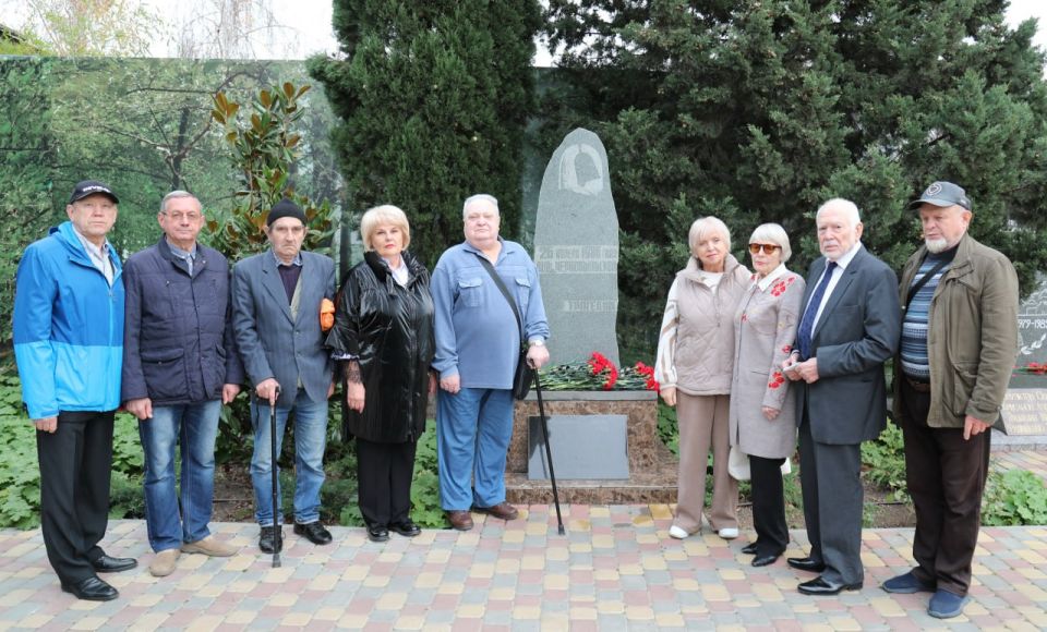 ������ ������: 30 ������ 1986 ���� - ������������ ����