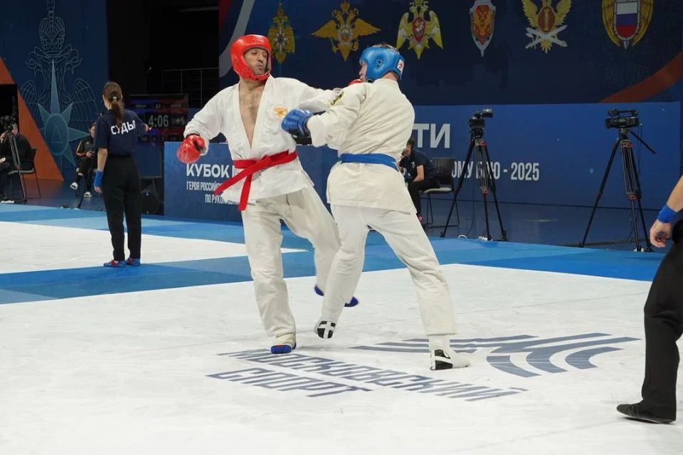 Спортсмены Главного управления МЧС России по Республике Крым привезли медали с Всероссийских соревнований по рукопашному бою памяти Героя России Евгения Зиничева Спортсмены Главного управления МЧС России по Республике Крым привезли медали с Всероссийских соревнований по рукопашному бою памяти Героя России Евгения Зиничева