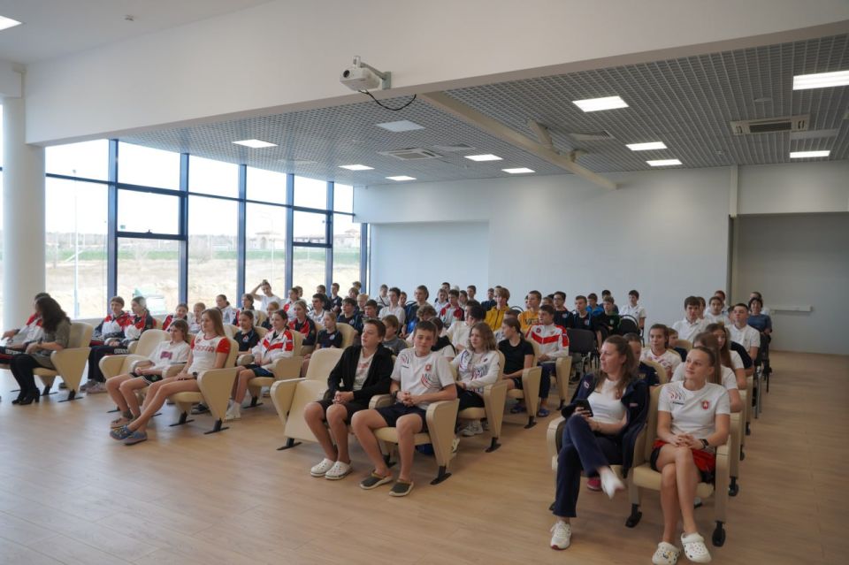 Республику Крым посетил заслуженный мастер спорта, двукратный Олимпийский чемпион Евгений Михайлович Рылов Республику Крым посетил заслуженный мастер спорта, двукратный Олимпийский чемпион Евгений Михайлович Рылов