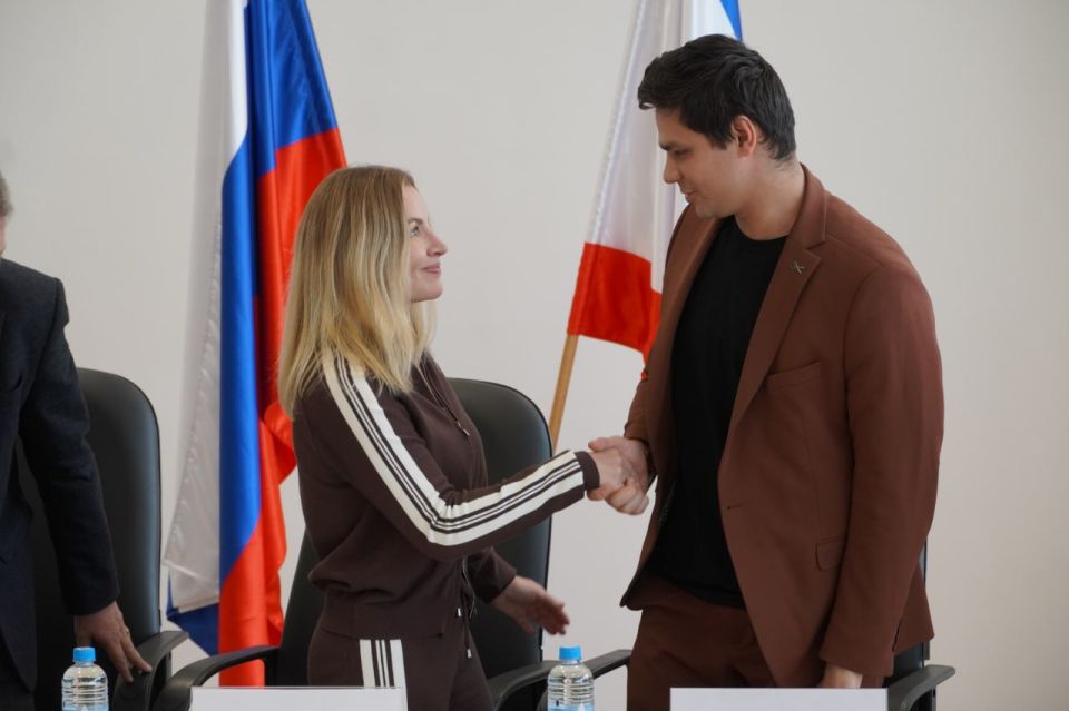 Республику Крым посетил заслуженный мастер спорта, двукратный Олимпийский чемпион Евгений Михайлович Рылов Республику Крым посетил заслуженный мастер спорта, двукратный Олимпийский чемпион Евгений Михайлович Рылов