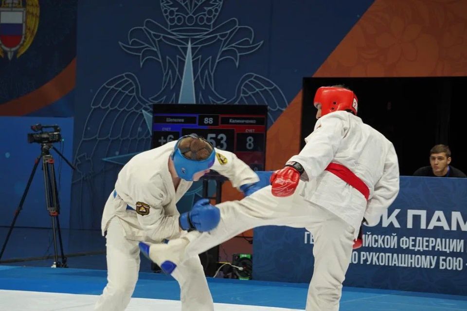 Спортсмены Главного управления МЧС России по Республике Крым привезли медали с Всероссийских соревнований по рукопашному бою памяти Героя России Евгения Зиничева Спортсмены Главного управления МЧС России по Республике Крым привезли медали с Всероссийских соревнований по рукопашному бою памяти Героя России Евгения Зиничева