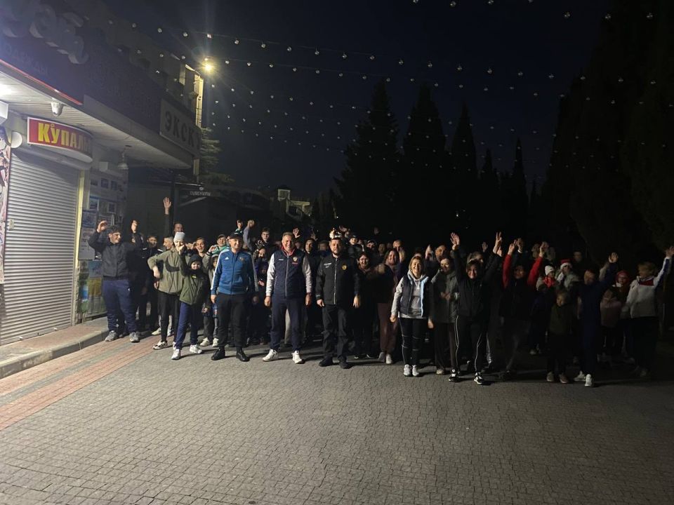 Кирилл Чебышев: Сегодня принял участие в утренней пробежке вместе с Первым заместителем министра спорта Республики Крым — Сергеем Александровичем Гниздыло, сотрудниками администрации, городского совета, представителями... Кирилл Чебышев: Сегодня принял участие в утренней пробежке вместе с Первым заместителем министра спорта Республики Крым — Сергеем Александровичем Гниздыло, сотрудниками администрации, городского совета, представителями...