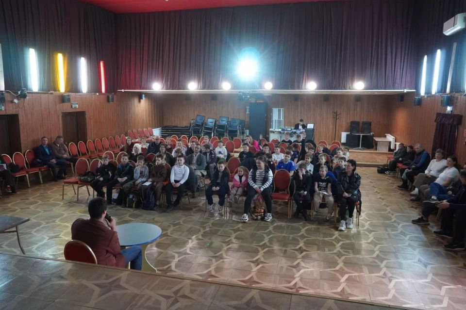 Республику Крым посетил заслуженный мастер спорта, двукратный Олимпийский чемпион Евгений Михайлович Рылов Республику Крым посетил заслуженный мастер спорта, двукратный Олимпийский чемпион Евгений Михайлович Рылов