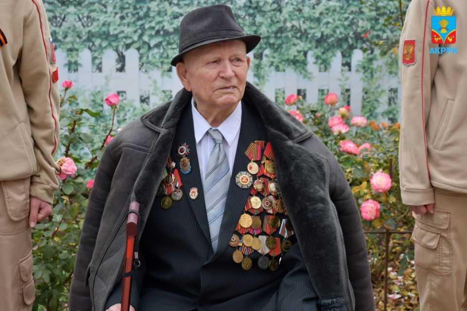 ������� � ����� ������ ��������� ����� � ������ �������, ������������� ��������� ����� � ���� �������� ������ ��������� �� ���������� ��������