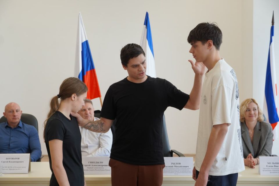 Республику Крым посетил заслуженный мастер спорта, двукратный Олимпийский чемпион Евгений Михайлович Рылов Республику Крым посетил заслуженный мастер спорта, двукратный Олимпийский чемпион Евгений Михайлович Рылов