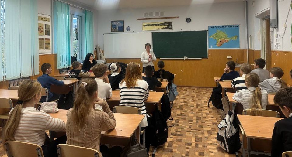 В Феодосии общественники научили школьников информационной безопасности