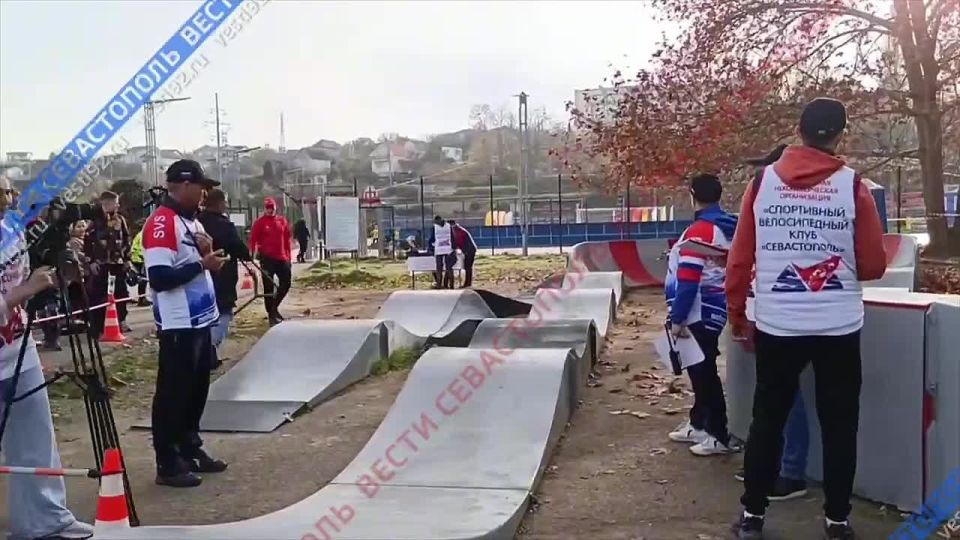 В Севастополе сегодня проходят соревнования по велоспорту