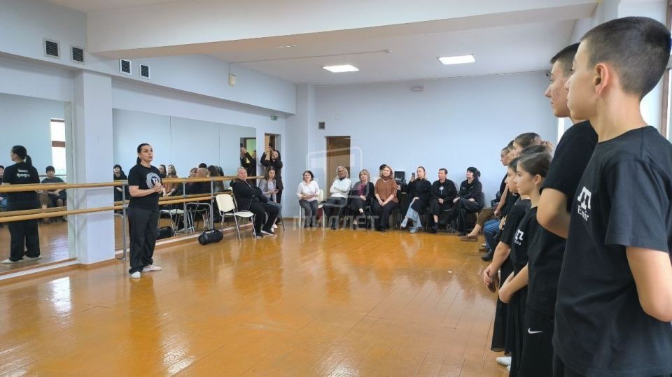 В Алуште прошёл второй день семинара-практикума «Сохранение и развитие национальной культуры: традиции и инновации» В Алуште прошёл второй день семинара-практикума «Сохранение и развитие национальной культуры: традиции и инновации»