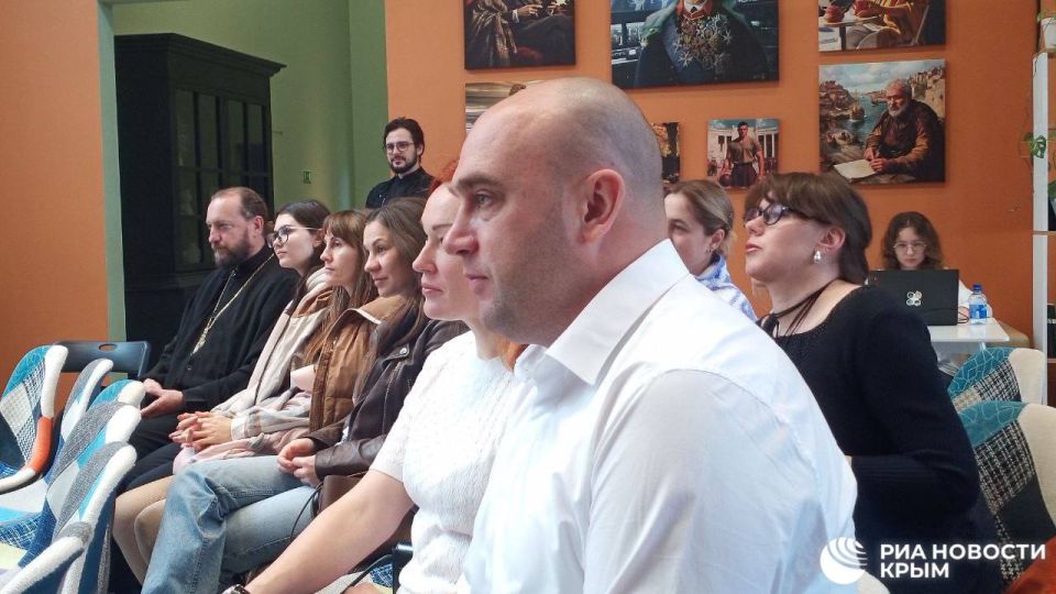 В "Новом Херсонесе" стартовал День "Артека" В "Новом Херсонесе" стартовал День "Артека"