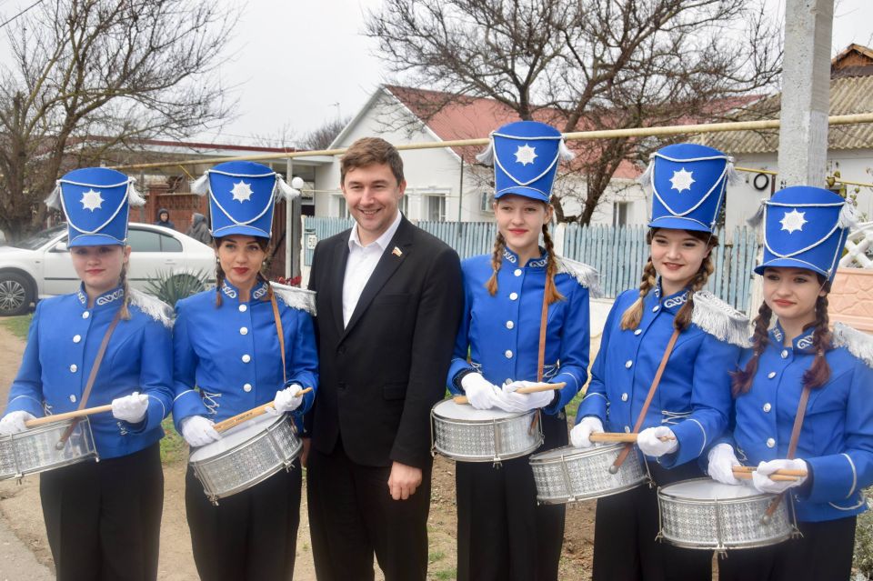 ���� ��������: ������� ���� 98-� ���� �������� �������� ������� ������� ������������� �����, �������� ��������� ������������������ ������ ������� Ը������� ��������