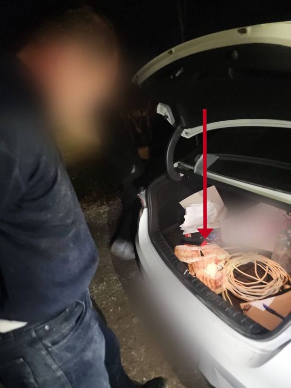 Сотрудниками полиции задокументирован факт получения взятки должностным лицом в Сакском районе Сотрудниками полиции задокументирован факт получения взятки должностным лицом в Сакском районе