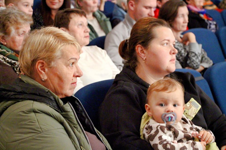 В Судакском городском ДК «Долина Роз» прошла концертная программа, посвященная Дню матери В Судакском городском ДК «Долина Роз» прошла концертная программа, посвященная Дню матери