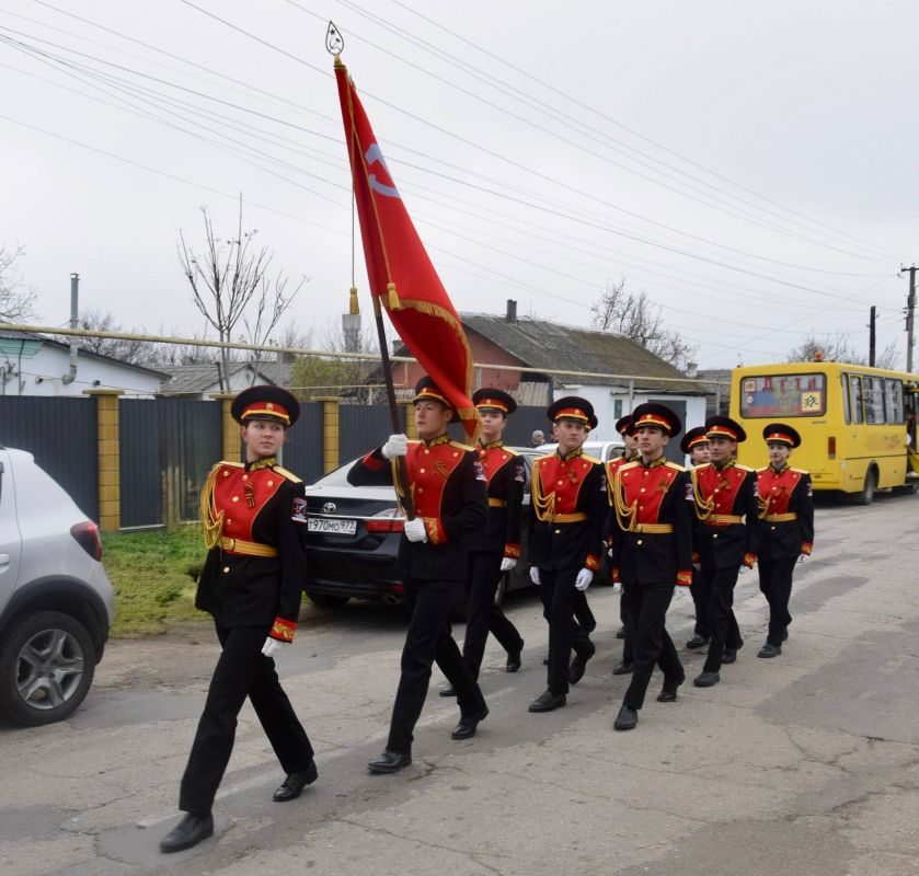 ���� ��������: ������� ���� 98-� ���� �������� �������� ������� ������� ������������� �����, �������� ��������� ������������������ ������ ������� Ը������� ��������