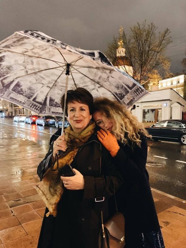 Екатерина Алтабаева: День матери традиционно отмечается в России в последнее воскресенье ноября Екатерина Алтабаева: День матери традиционно отмечается в России в последнее воскресенье ноября
