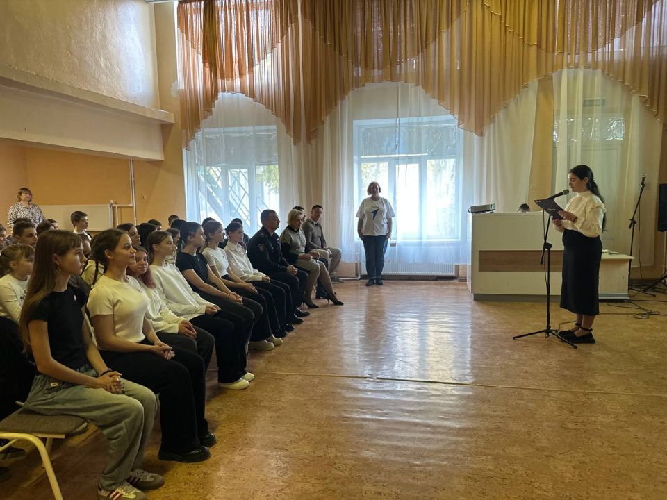 «Мы - граждане России» - торжественное вручение паспортов в Коктебельской школе «Мы - граждане России» - торжественное вручение паспортов в Коктебельской школе