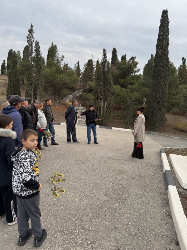 В Судаке прошло возложение цветов к памятнику ликвидаторам аварии на ЧАЭС