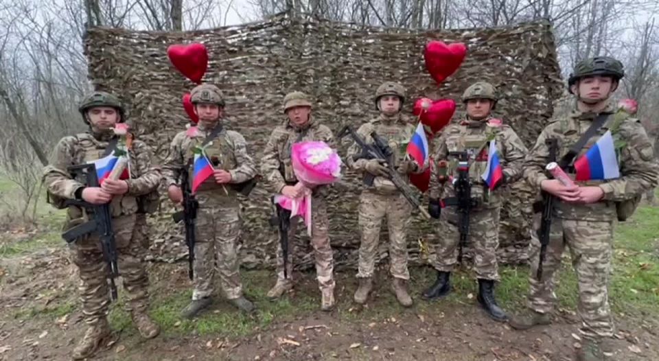 «Спасибо вашим молитвам»: Бойцы СВО поздравили всех женщин с Днём матери