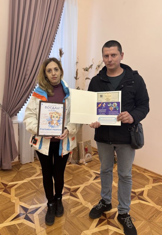 В последнее воскресенье ноября мы отмечаем один из самых душевных и теплых праздников, который с каждым годом становится все более почитаемым обществом – это День матери В последнее воскресенье ноября мы отмечаем один из самых душевных и теплых праздников, который с каждым годом становится все более почитаемым обществом – это День матери