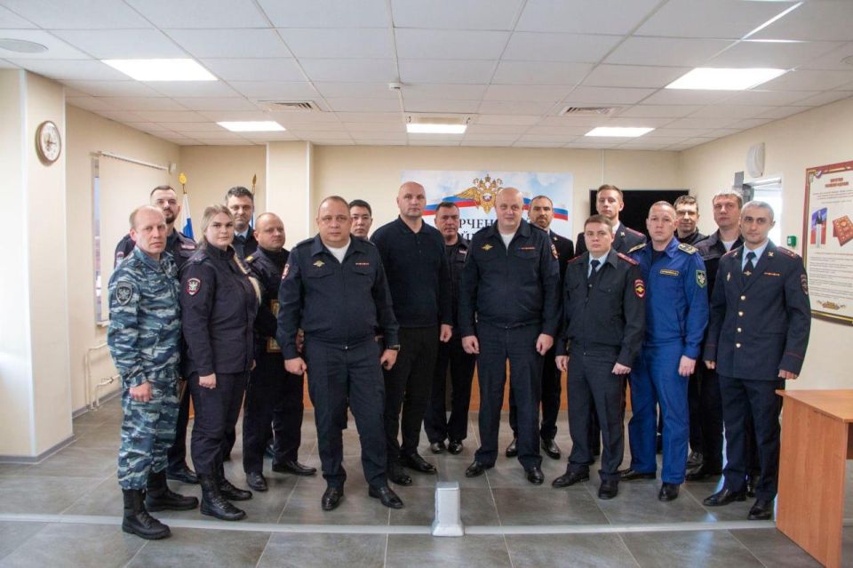 В Керченском ЛО МВД России на транспорте наградили сотрудников сводного отряда