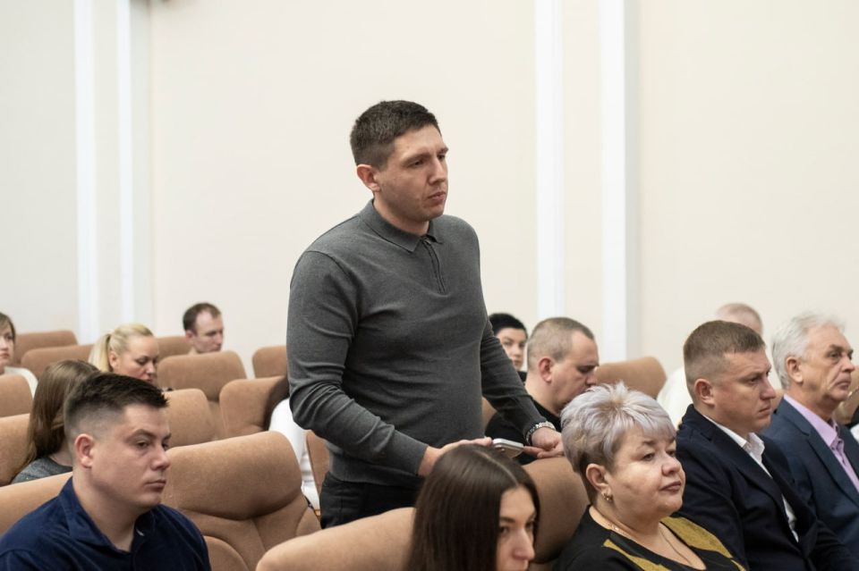В Симферополе состоялось оперативно-хозяйственное совещание, в ходе которого руководители структурных подразделений отчитались о проделанной работе В Симферополе состоялось оперативно-хозяйственное совещание, в ходе которого руководители структурных подразделений отчитались о проделанной работе