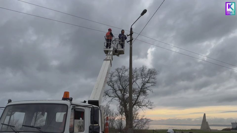 На улице Денисова в Героевском восстанавливают наружное освещение