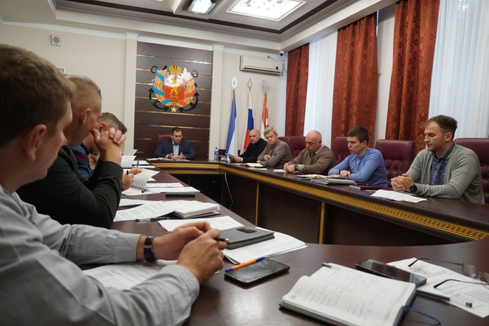 Глава администрации Керчи Олег Каторгин провел аппаратное совещание с заместителями и руководителями структурных подразделений, на котором рассмотрели ключевые вопросы жизнедеятельности города Глава администрации Керчи Олег Каторгин провел аппаратное совещание с заместителями и руководителями структурных подразделений, на котором рассмотрели ключевые вопросы жизнедеятельности города