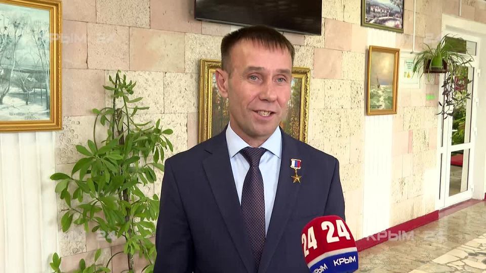 Герой России, сенатор Российской Федерации от Республики Крым Юрий Нимченко поздравил телеканал «Крым 24» с 10-летием