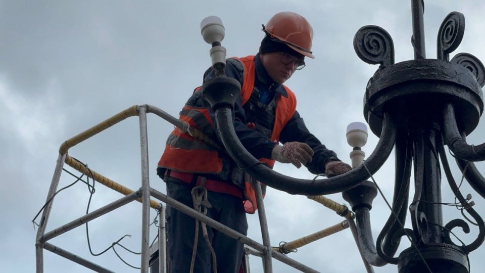 На улице Денисова в Героевском восстанавливают наружное освещение На улице Денисова в Героевском восстанавливают наружное освещение