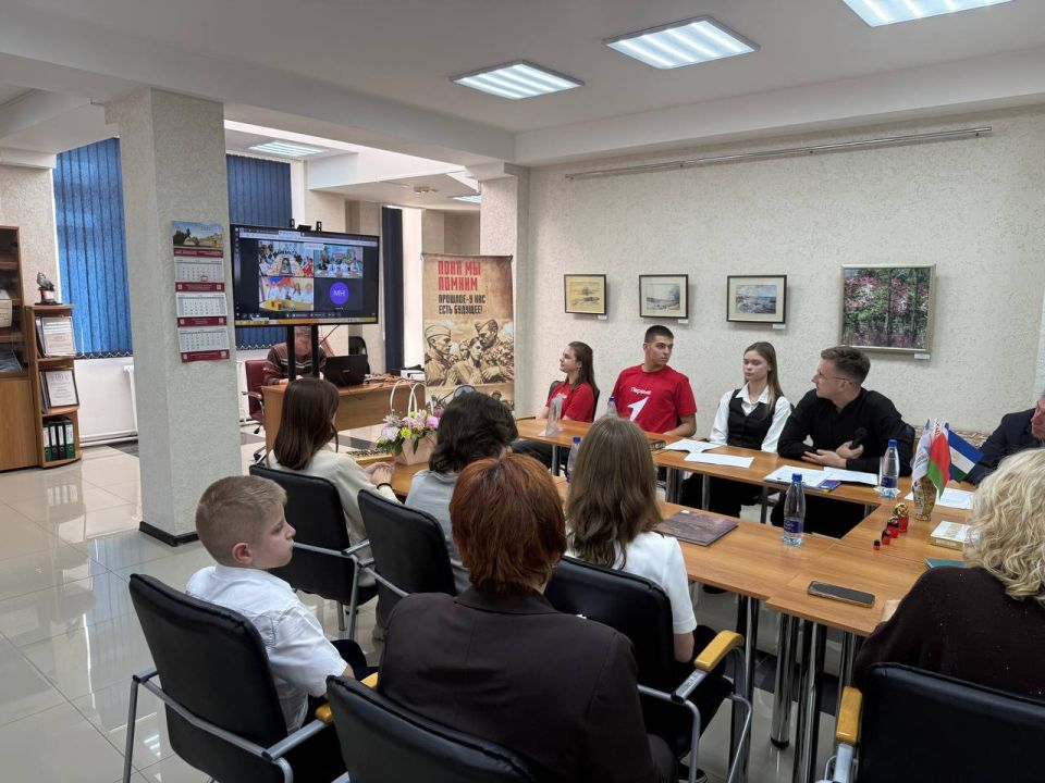 В Крымской республиканской научной библиотеке им. И. Я. Франко прошёл IX телемост «Тегеран – Симферополь – Антананариву – Улан-Батор» В Крымской республиканской научной библиотеке им. И. Я. Франко прошёл IX телемост «Тегеран – Симферополь – Антананариву – Улан-Батор»