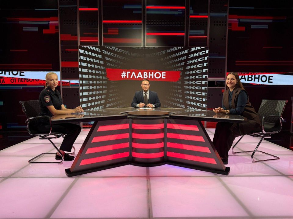 10 лет в эфире!. Поздравляем коллектив «Крым 24» с юбилеем! Благодаря оперативности, объективности и стремлению к правде, команда «Крым 24» формирует информационную картину региона, укрепляет общественное доверие к работе...