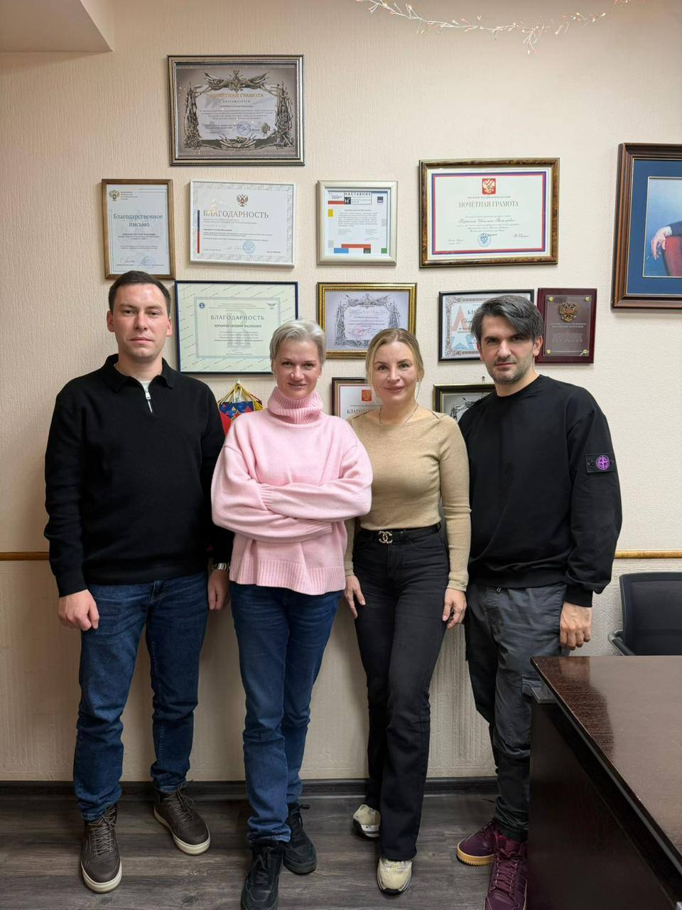 Ольга Торубарова: Вместе с ветераном боевых действий СВО, участником кадрового проекта «Герои Крыма» Сергеем Сергеевичем Каменевым встретились с двукратной олимпийской чемпионкой в упражнениях на брусьях (1996, 2000)... Ольга Торубарова: Вместе с ветераном боевых действий СВО, участником кадрового проекта «Герои Крыма» Сергеем Сергеевичем Каменевым встретились с двукратной олимпийской чемпионкой в упражнениях на брусьях (1996, 2000)...