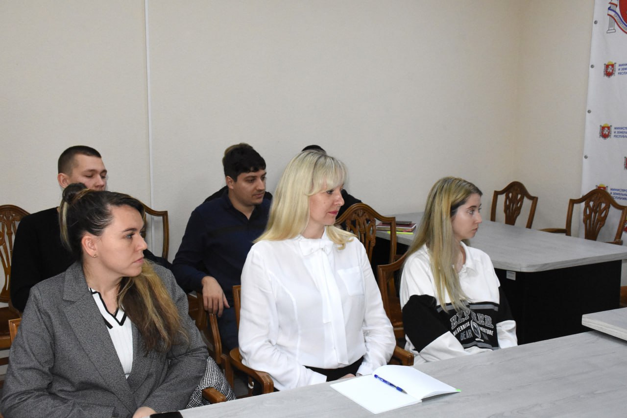 Сотрудникам Минимущества Крыма напомнили об основных требованиях антикоррупционного законодательства Сотрудникам Минимущества Крыма напомнили об основных требованиях антикоррупционного законодательства