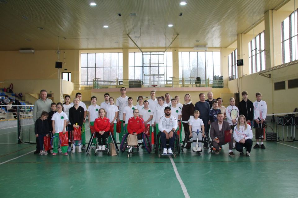 В Симферополе прошел инклюзивный мастер-класс по теннису «Равные возможности»