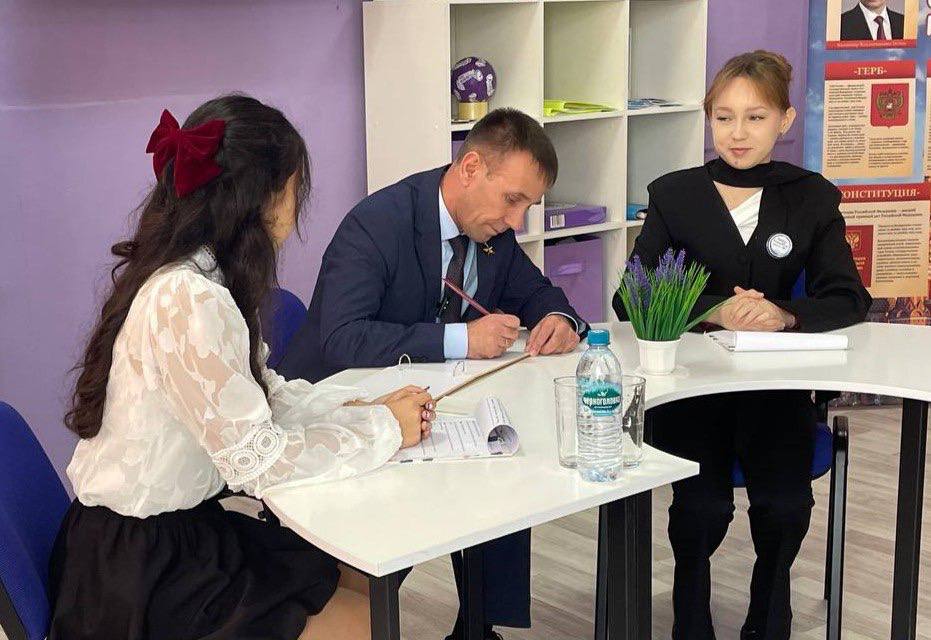 Юрий Нимченко: 1 декабря в ходе рабочей поездки совместно с главой сельского поселения Сергеем Александровичем Хромовым посетил Петровскую школу №2. Выражаю благодарность директору учреждения Инне Николаевне Кузьменко за... Юрий Нимченко: 1 декабря в ходе рабочей поездки совместно с главой сельского поселения Сергеем Александровичем Хромовым посетил Петровскую школу №2. Выражаю благодарность директору учреждения Инне Николаевне Кузьменко за...