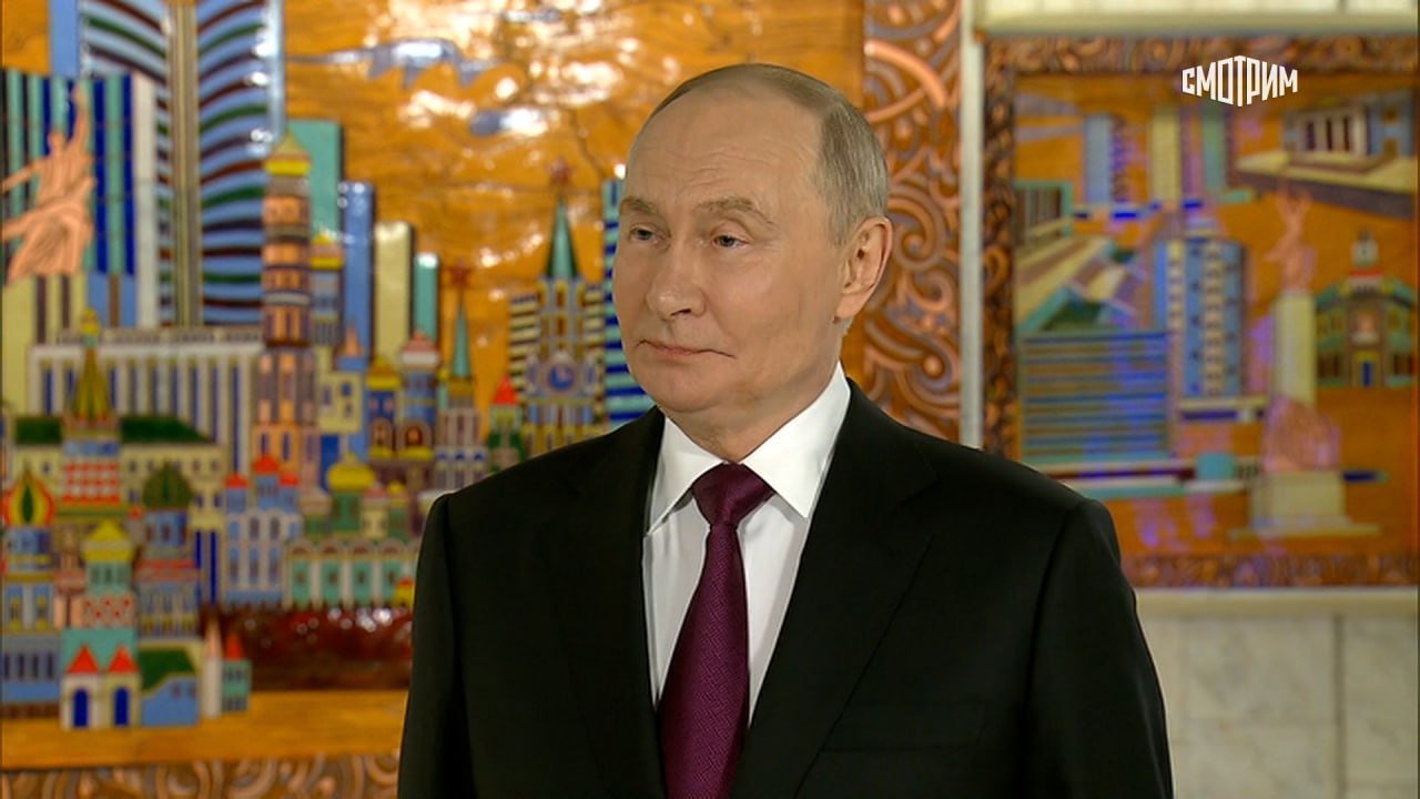 Владимир Путин анонсировал ответ на украинские атаки против российских танкеров и пригласил СМИ проверить, под чьим контролем Красноармейск и Купянск