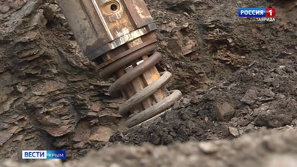 Дорога в обход международного детского центра «Артек» на Южном берегу Крыма завершена почти на 60 процентов