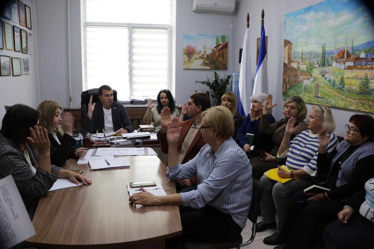 Ольга Урайкина: Сегодня в администрации Бахчисарайского района состоялись публичные слушания по обсуждению: проекта решения Бахчисарайского районного совета «О внесении изменений и дополнений в Устав муниципального... Ольга Урайкина: Сегодня в администрации Бахчисарайского района состоялись публичные слушания по обсуждению: проекта решения Бахчисарайского районного совета «О внесении изменений и дополнений в Устав муниципального...