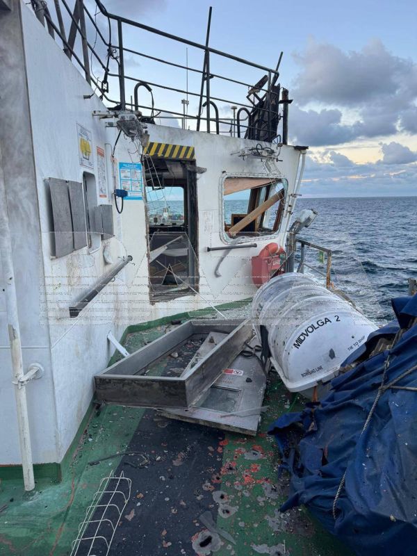 Во время атаки танкера Midvolga 2 в Черном море пострадало минимум два человека — осколками задело капитана судна и механика